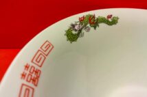 ラーメン店で「鼻を噛んだティッシュ」をグラスに入れる動画の波紋 どう扱うのが正解なのか、ラーメンマニアや従業員の見解