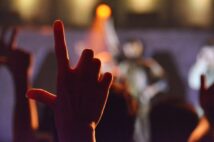 アイドルファン「推しが卒業・引退」で迎える岐路 「推し活やめる」「推し変」「さらなる沼」…それぞれの選択