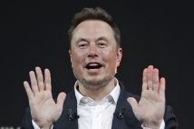 投資家が知っておくべきイーロン・マスク氏の極端な見解 反ユダヤ主義的な投稿者に「真実を語っている」と賛同、過去には「中国は台湾を統一する」と発言
