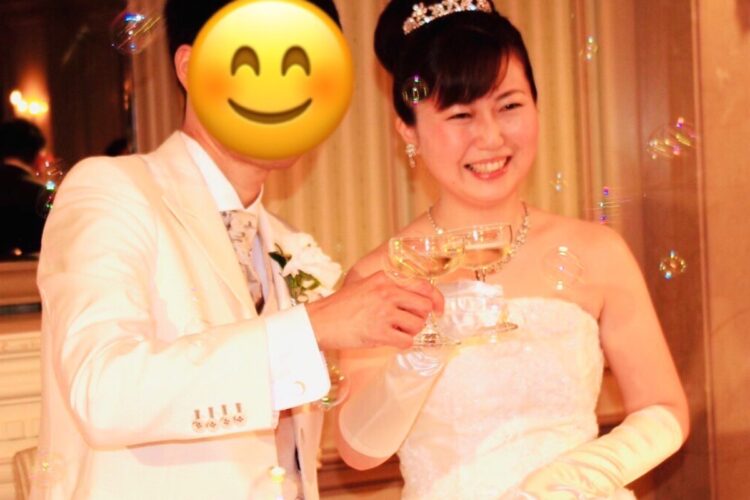 結婚当時のしらきさん（本人提供）