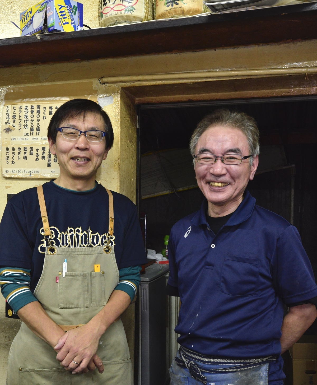 店主の木下忠彦さん（右）と義弟の尾崎廣さん（左）の名コンビが店を切り盛りする