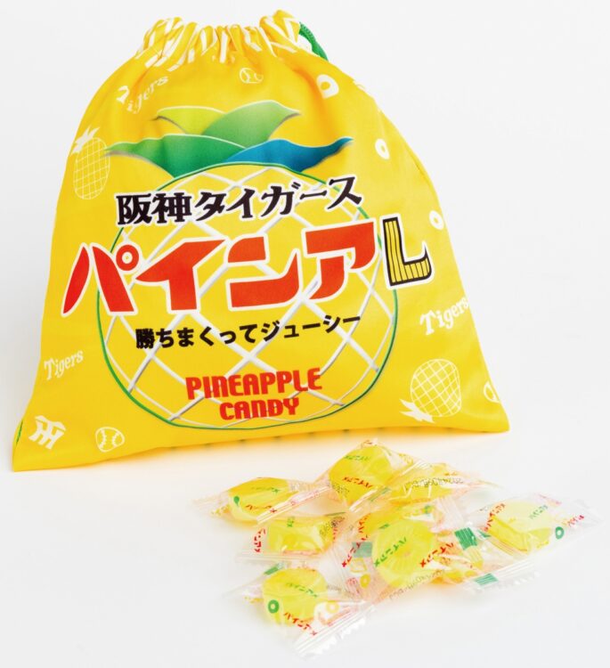 岡田監督が食べていたことで品薄になった『パインアメ』はコラボ商品に