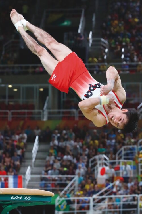内村航平さん 2012年ロンドン五輪・男子個人総合金・2016年リオデジャネイロ五輪・男子個人総合金、団体総合金(写真/AFLO)