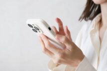 【iPhoneかAndroidか】世代によって分かれる選好 「みんなと同じ」でiPhone選ぶ若い女性、「日本製が安心」でAndroid選ぶ中高年男性