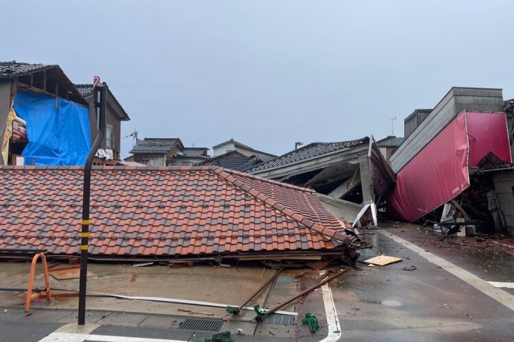 崩れ落ちた穴水町の家屋（2024年1月4日撮影）