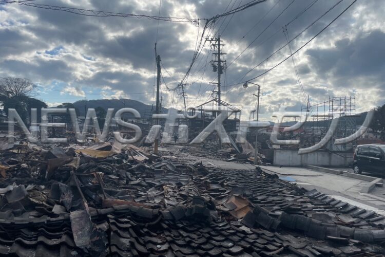 輪島市朝市通りの建物の多くは全焼し崩落した（1月4日撮影）