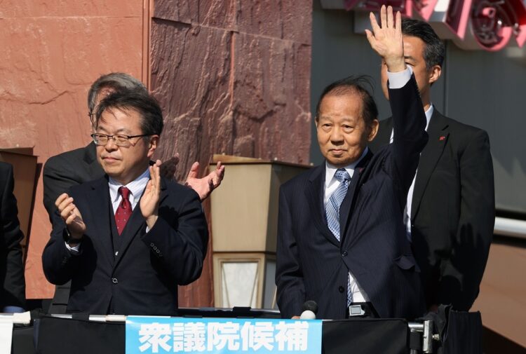 和歌山を地盤に勢力争いを繰り広げてきた世耕氏と二階氏（時事通信フォト）