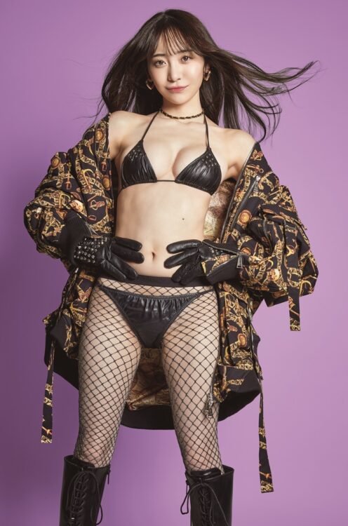 水着姿も輝くかとゆり。『スピリッツ』デジタル版では本誌未公開カットも複数