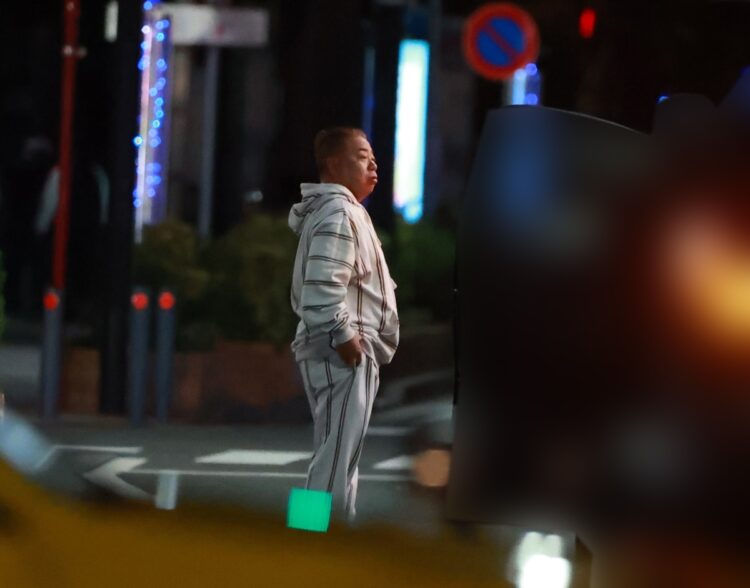 還暦祭りでは落とし穴に落ちて全身ピンク色に染まった出川