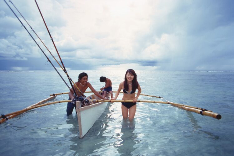 水着姿は1975年にグアム・ココス島で撮影（C）近代映画社