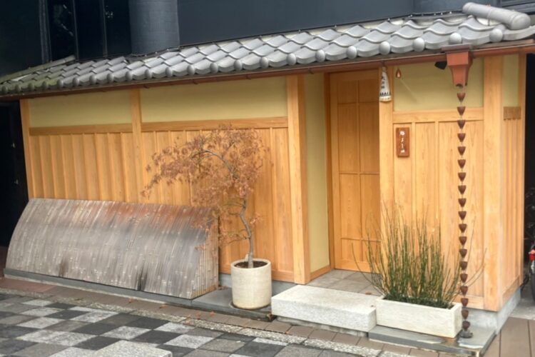 麻布の高級寿司店「よし田」の外観