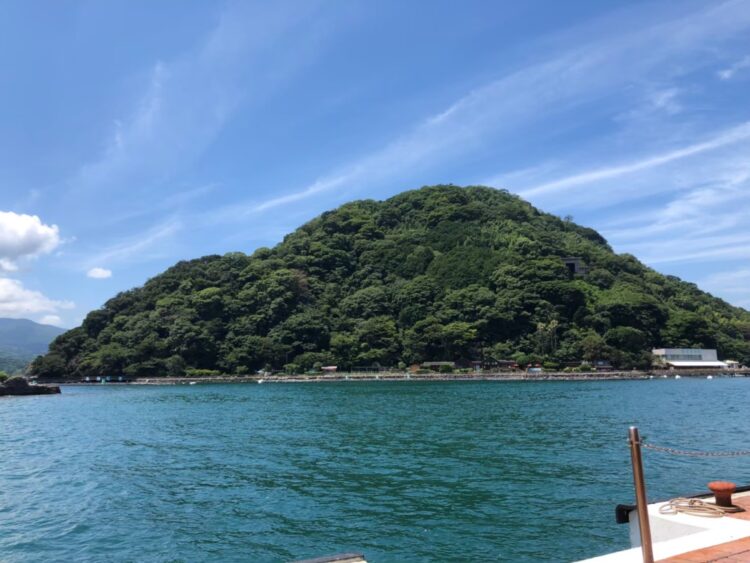 淡島。富士山も見える絶景のロケーションだ