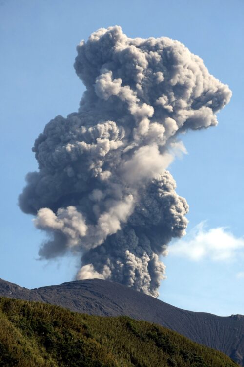 南海トラフ地震の前兆ともされる諏訪之瀬島の噴火（2024年1月）