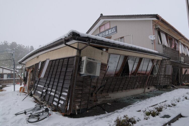 店舗（展示場・事務所棟）も壊滅的な被害を受けた（撮影／太田真三）