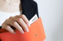 縁起を担いだ「新春の財布買い換え」で失敗した人たち 「金運重視で選んだけど使いづらい」「コンパクト財布に落とし穴」「いいものを長く使いたい」