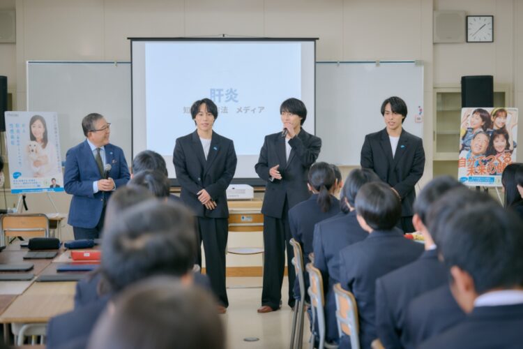 佐藤三兄弟の総フォロワー数は320万人を誇る
