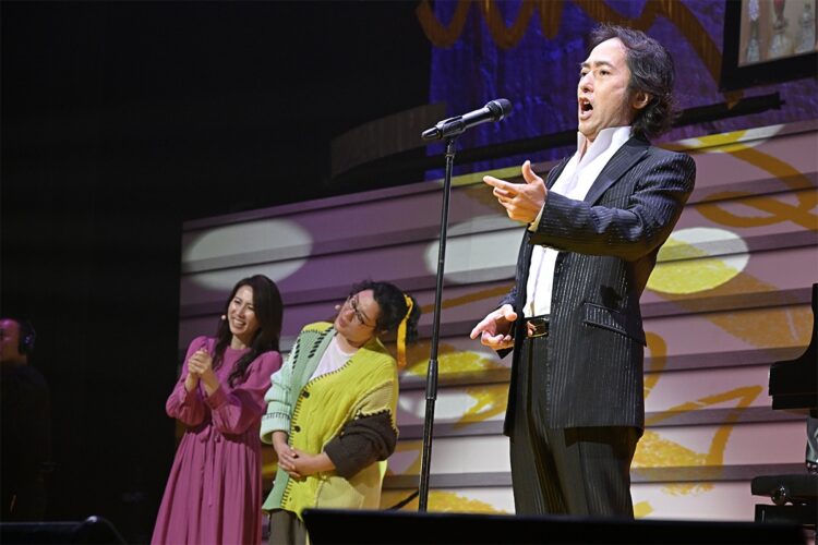 サプライズゲストとして登場したテノール歌手・秋川雅史