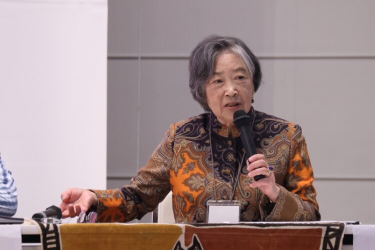 終始、パワフルな村上一枝さんに会場は圧倒された