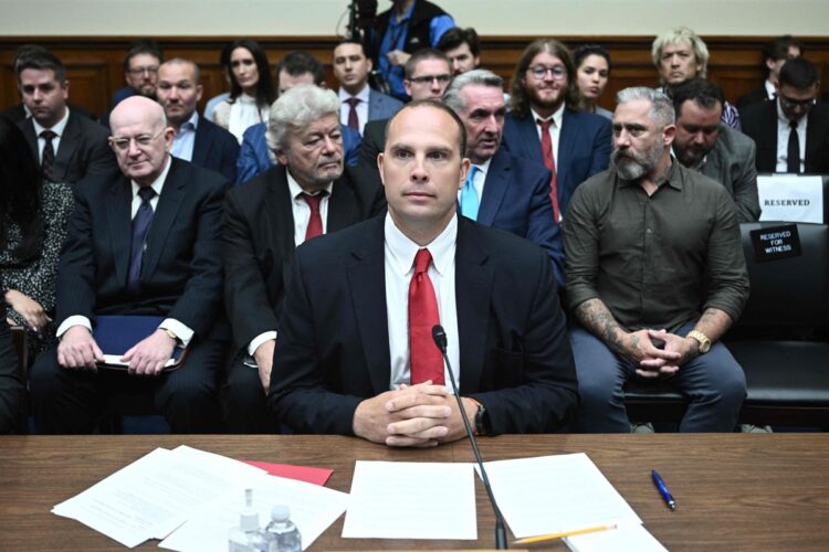 米下院の公聴会でUAPについて証言した元空軍情報将校のグルーシュ氏（写真／AFP＝時事）