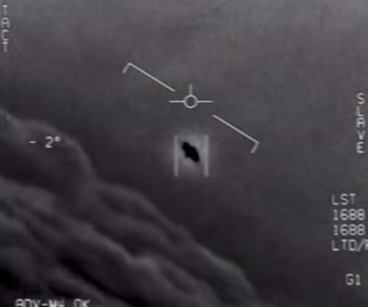 米海軍パイロットが撮影した未確認航空現象（UAP）。米国務省が2020年4月に公開（時事通信フォト）