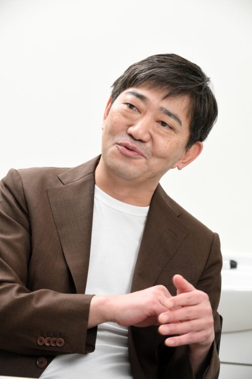 黒田有（くろだ・たもつ）／1970年生まれ、大阪府出身。1991年、あいはら雅一と共にお笑いコンビ「メッセンジャー」を結成