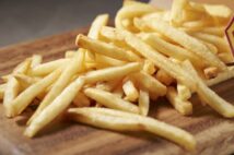 愛好家たちが語るハンバーガーチェーン「ポテト」の魅力 「細くてカリカリ」マックと「太めのホクホク」モスが支持を集める