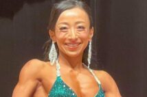 ムキムキボディを披露した藤澤五月(Xより)