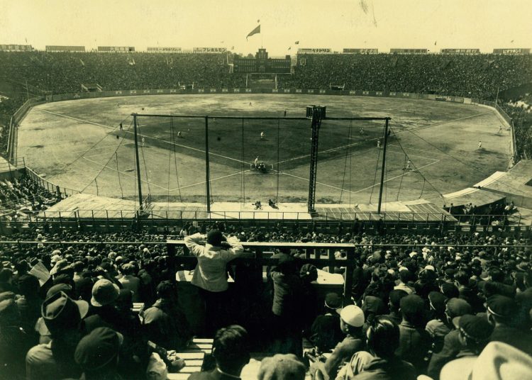 1924年に竣工された甲子園球場