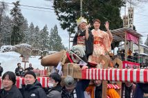 祭りは瞬く間に全国的に有名な奇祭に