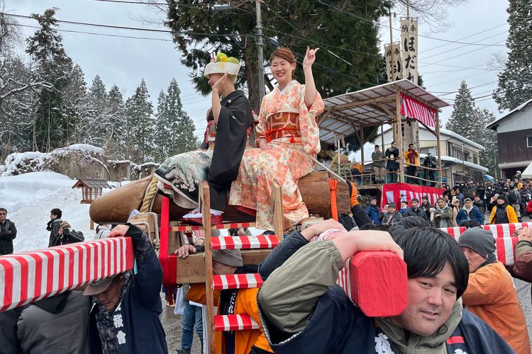 ほら貝と太鼓の音が鳴り響く