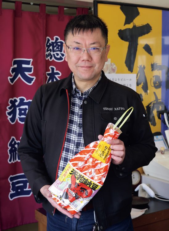 納豆愛あふれる5代目店主の笹沼寛さん。納豆文化伝承のため、展示館を開館した