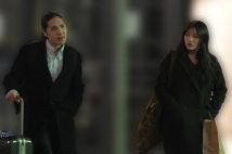 眞子さんと小室氏の今後は（写真は3月、22時を回る頃の2人）