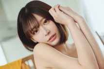 「グラドル界の絶妙ボディ」としても知られる小日向結衣