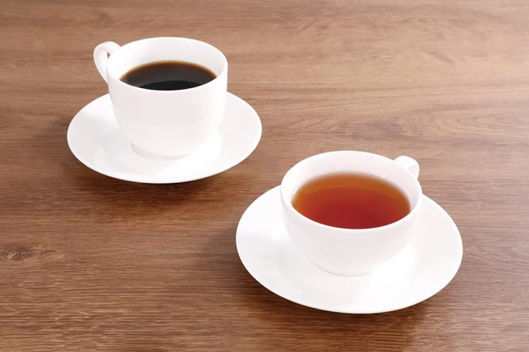 お茶やコーヒーなどカフェインとの飲み合わせにも要注意