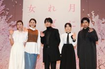 『四月になれば彼女は』主演の佐藤健が見せた「座長」としての覚悟　スタッフを感動させた「極寒の海でのサプライズ」