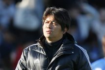 専修大サッカー部を辞任していた源平監督(アフロスポーツ)