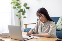 【大きな負担に学生たちの悲鳴】出席代わりに毎回の課題提出 ポストコロナでもコロナ禍時代の評価スタイルが続く大学講義の実態