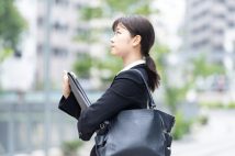 リクルートスーツをフリマアプリで調達する今どき就活生　「一時期しか着ないのだから、どんどん回せばいい」「“有名企業内定”の縁起物も出品」