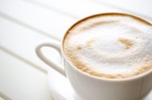 コーヒーソムリエが解説する「カフェラテの奥深き世界」　コーヒーチェーン各社の魅力とカスタマイズのテクニック