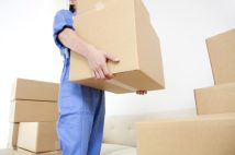 引っ越し作業員に“心づけ”を渡す慣習を知って驚く若者たち 「人件費はもう払ってる」「二度と会わない人たちなのに」「それより宅配便の人を労いたい」
