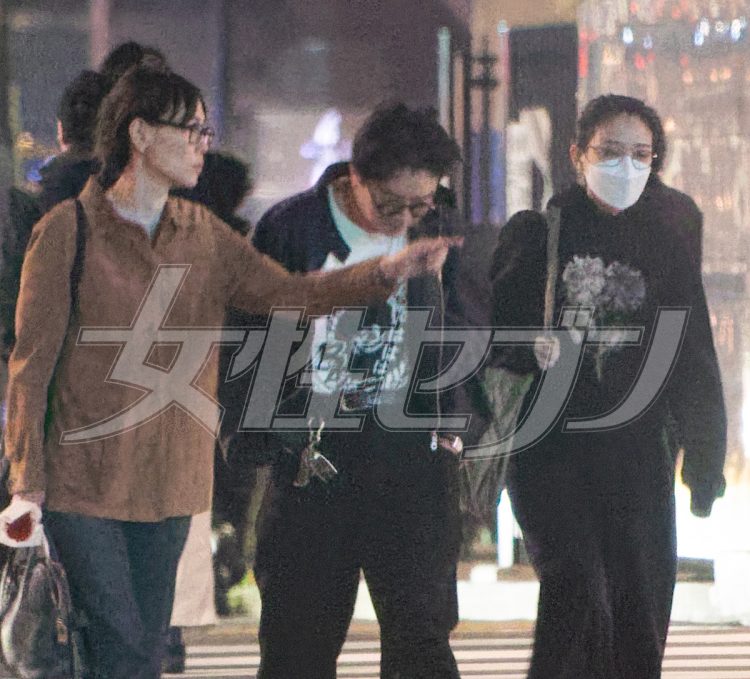 夜道でも話し続けた