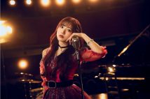 5月16日の誕生日にはアーティストデビューを果たした青山