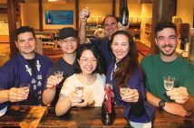 インバウンド向けガイドツアー「Kampai Sake Tours」灘コース（1万2000円）に参加した旅行客