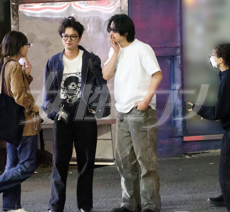 左から菊地凛子、染谷将太、山崎賢人、奈緒
