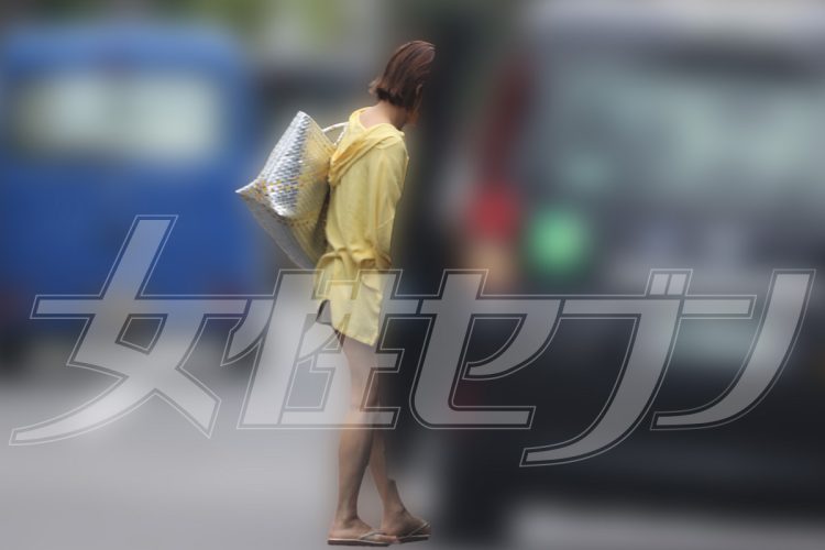 タクシーに乗り込んだ