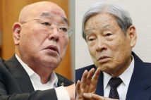 （左から）小泉内閣の総理首席秘書官を務めた飯島勲氏、第1次安倍内閣で官房副長官を務めた的場順三氏（写真／時事通信フォト、共同通信社）