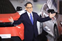【キャズムに陥るEV販売】悲観論が出回るなか、トヨタ・日産など日本の自動車メーカーが巨額のEV投資に踏み切る背景