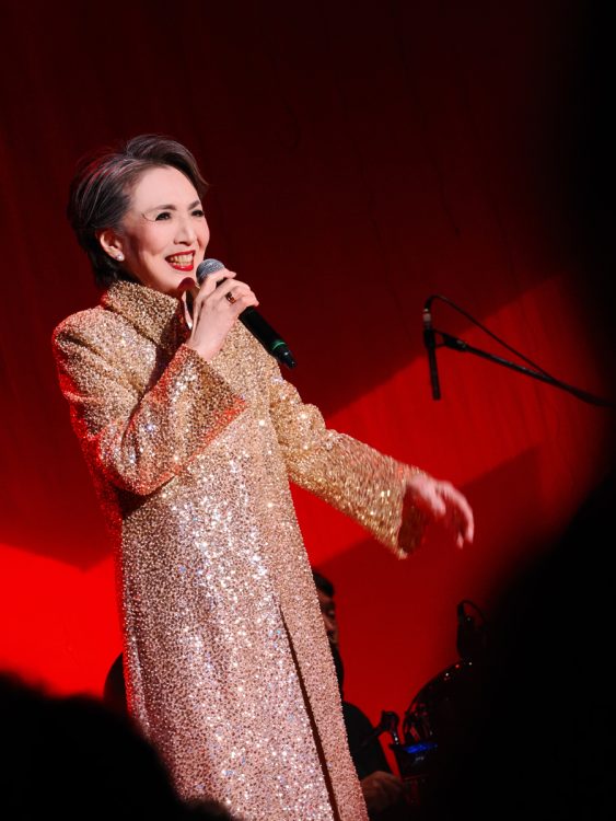 最新情報 安奈淳 芸能活動60周年記念 Final クリスマスディナーショー開催 スケジュール 日時/2024年12月24日17時30分〜(ショーは18時30分〜) 会場/東京會舘 ローズ 料金/3万9000円(全席指定) ※TOKYO KAIKAN CLUB先行予約 8月26日10時〜9月2日10時まで(抽選)。一般予約は9月5日10時〜12月10日10時まで(先着順) 内容 芸能活動60周年を記念して開催されるクリスマスディナーショー。特別ゲストには、元宝塚歌劇団トップスターで女優の安寿ミラを迎える