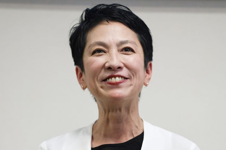 元自民党議員との養子縁組をしていた長男との関係は？（時事通信フォト）