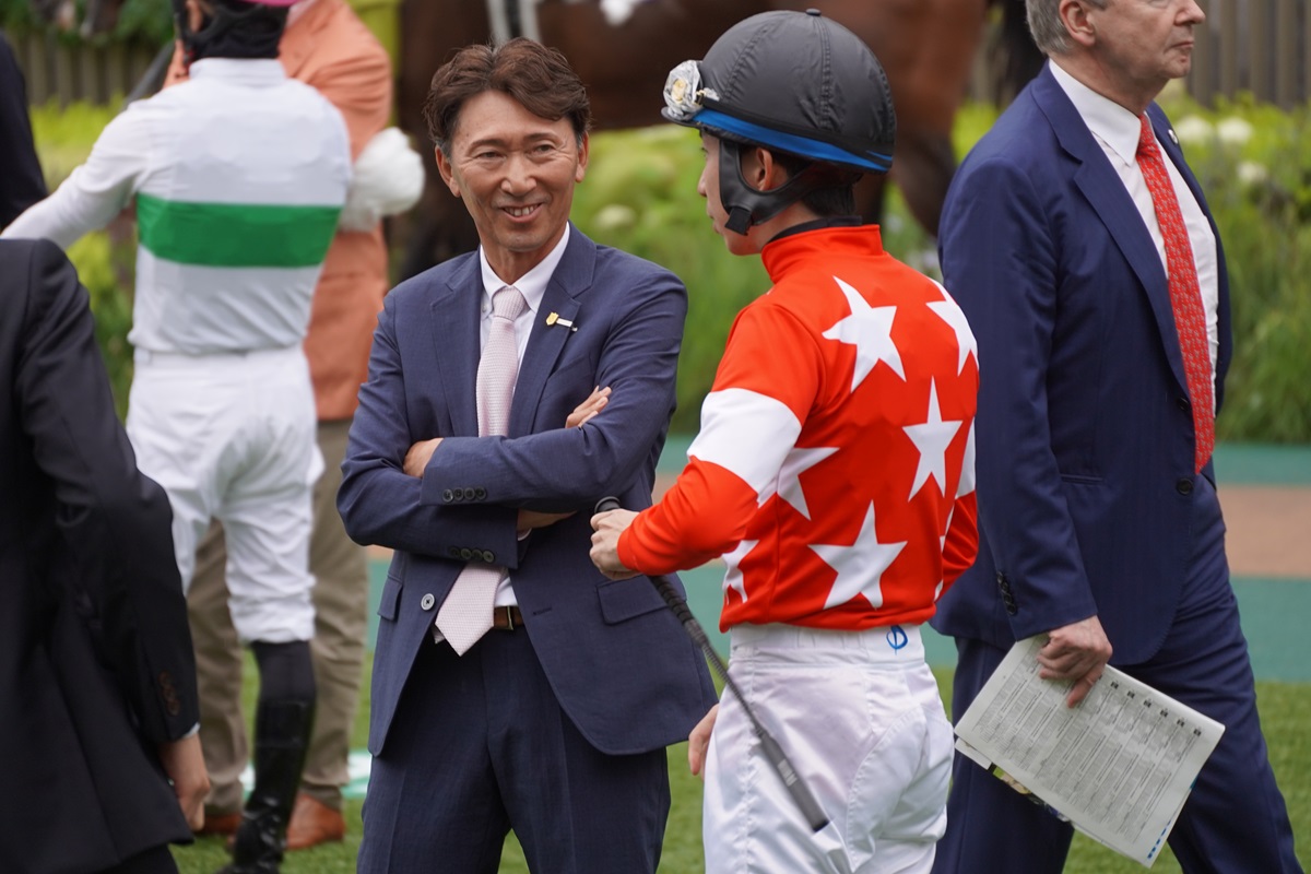【写真】蛯名正義・調教師が落馬事故について考察 ジョッキーは危険な職業「仲間の事故なんて二度と見たくない」|NEWSポストセブン